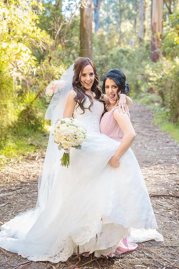 Melbourne-wedding-Photography-at-Poet's-lane-receptions